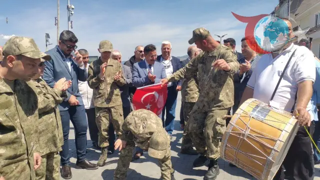 Mudanya'da Engelli Gençler İçin Düzenlenen Temsili Asker Eğlencesi