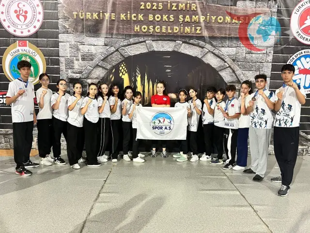Kayseri'ye Kick Boks Şampiyonası'ndan Madalya Yağmuru