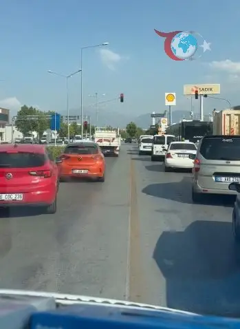 Denizli’de Örnek Davranış: Fermuar Sistemi ile Ambulansa Yol Verdiler