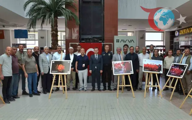 Bitlis Tatvan'da "15 Temmuz" Temalı Fotoğraf Sergisi Büyük İlgi Gördü