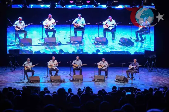 Türkülerle Büyüleyen Gece: 63. Uluslararası Bursa Festivali