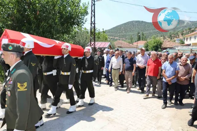 93 Yaşındaki Kore Gazisi Hüseyin Yıldırım Son Yolculuğuna Uğurlandı