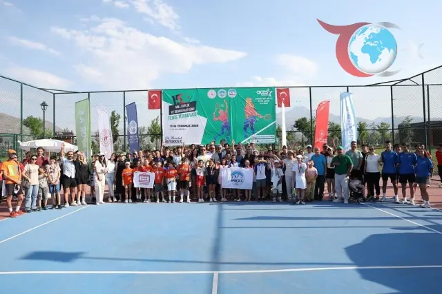 Kayseri’de Coşkulu Tenis Turnuvası: Birlik ve Beraberliğin Günü