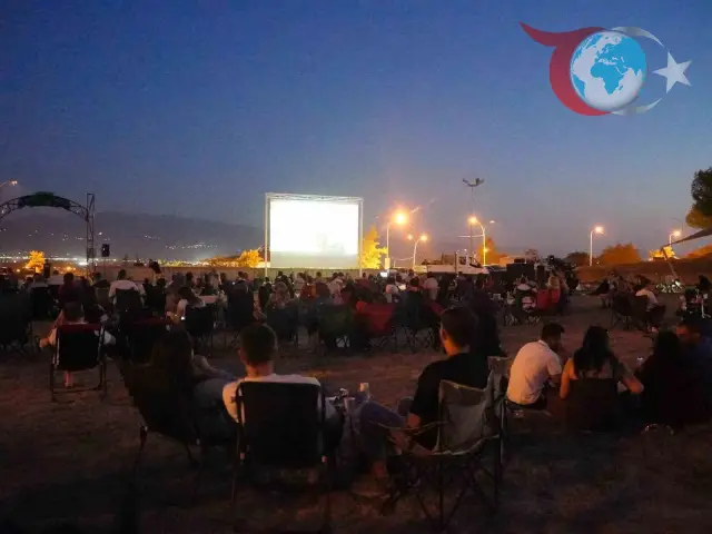 Düzce’de Sinema Keyfi: Yaz Geceleri Açık Hava Sinemasıyla Canlanıyor
