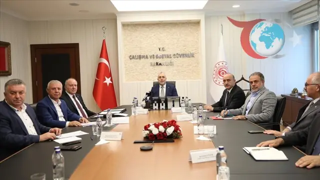 Kamu İşçileri İçin Yeni Zam Teklifi: Müzakereler Devam Ediyor