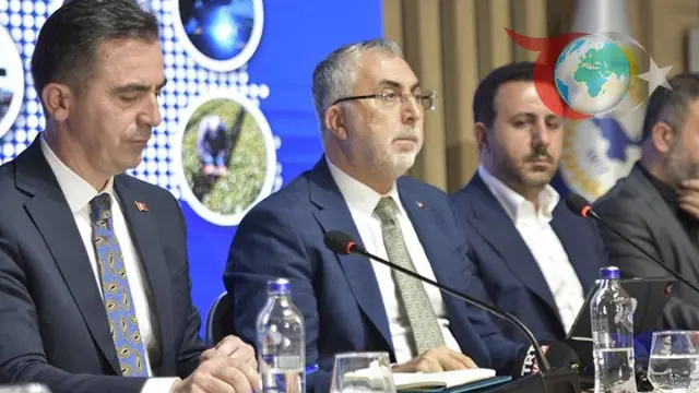 Çalışma Bakanı Işıkhan, Bitlis'te Terörsüz Türkiye Vizyonunu Anlattı