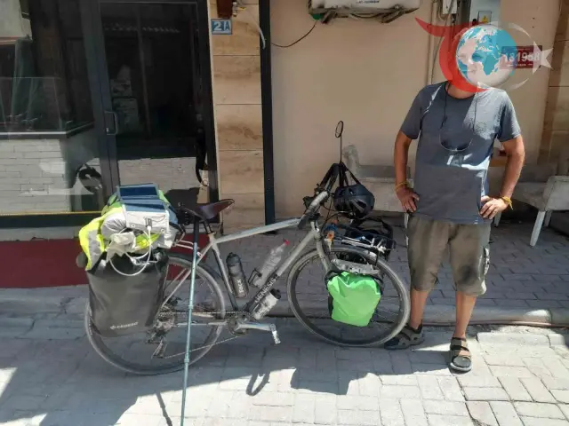 Fransız Macerasever Bisikletle Dünya Turu Yapıyor