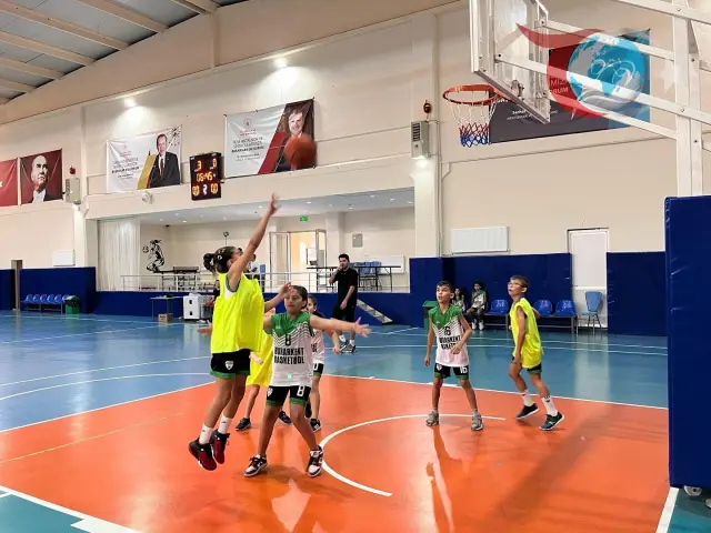 Buharkent'te Minik Sporcuların Buluşması: Kentin Çocukları Basketbol Turnuvası
