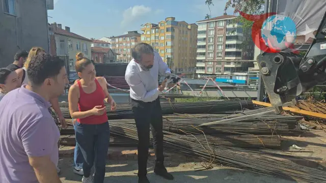 Zonguldak Ereğli'de Hayat Kurtaran Operasyon: Yavru Kedi İnşaat Demirlerinden Kurtarıldı
