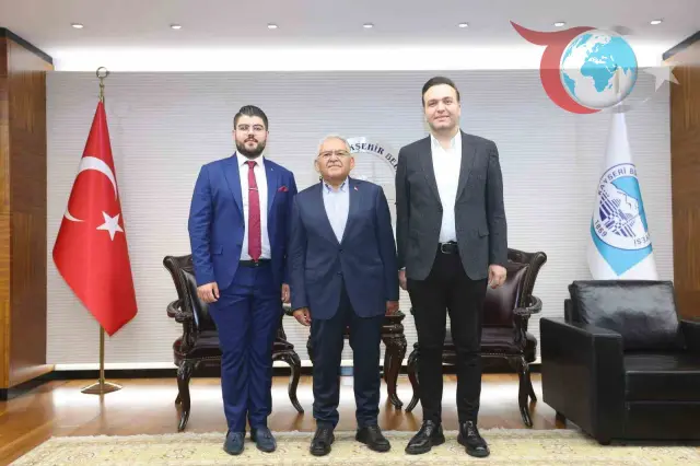 Kayseri Başkanından Gençlere Büyükşehir Desteği