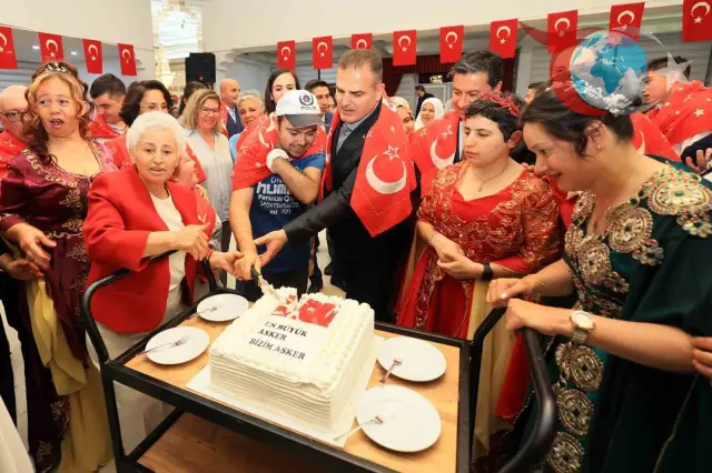 Muğla Engelliler Derneği'nden Anlamlı Kına Gecesi