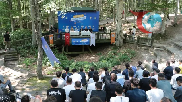 AK Parti'nin Gençlerle İnsan Hakları Üzerine Eğitici Kampı
