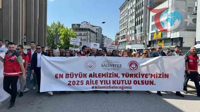 Gaziantep’te Aile Yılı Kapsamında Kortej Yürüyüşü ve Mehteran Konseri