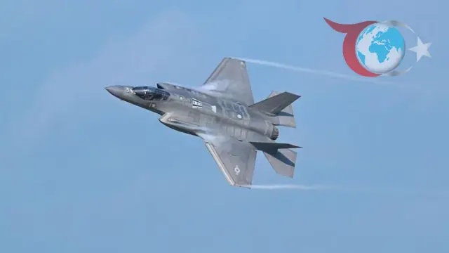 Japonya'da Savaş Uçağı Eğitim Uçuşunda Denize Çakıldı