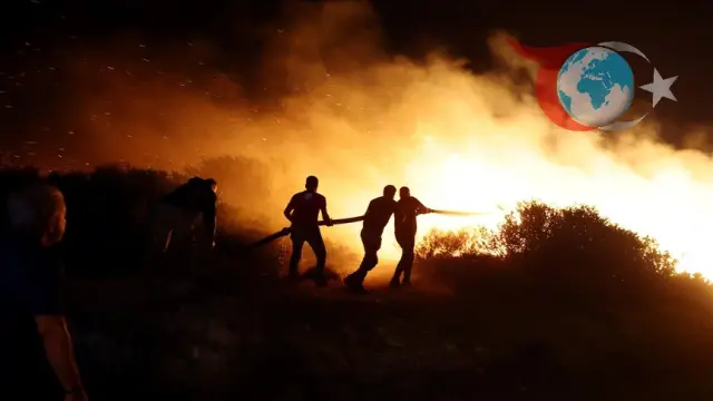Yunanistan'da Orman Yangınları Tehdit Ediyor: Tahliye Hazırlıkları Başladı