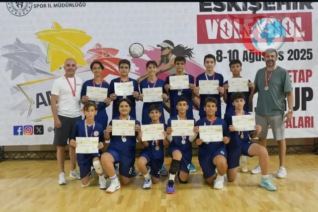 Aydın Voleybol Takımı Türkiye Finallerinde Büyük Başarıya İmza Attı