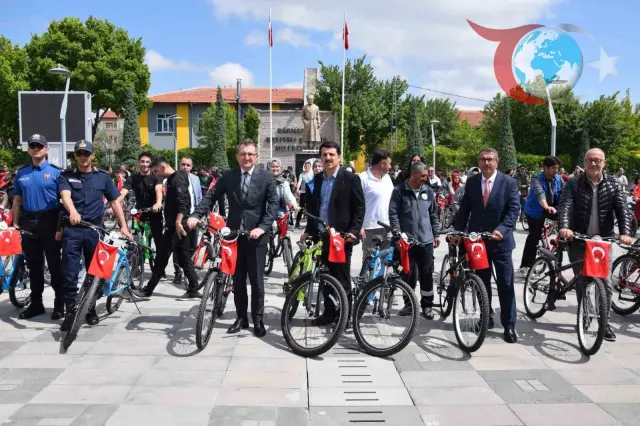 Karapınar'da Gençlik Haftası etkinlikleri kapsamında bisiklet turu düzenlendi