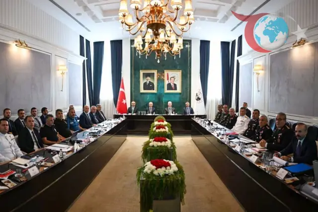 Düzensiz Göçle Mücadelede İstanbul Valisi Davut Gül Kırklareli'nde Toplantı Yönetti