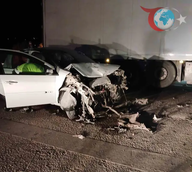 Malatya'da Tır ile Otomobil Çarpıştı: 3 Kişi Yaralandı