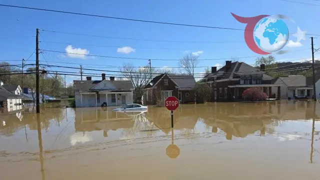Tennessee’deki Feci Sel Felaketi: Ağaç Devrilmesi Üç Can Aldı