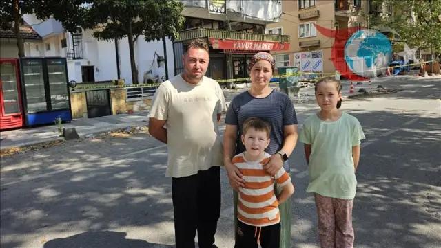 Balıkesir Sındırgı'daki Deprem Saniyelerine Tanıklık Eden Aile
