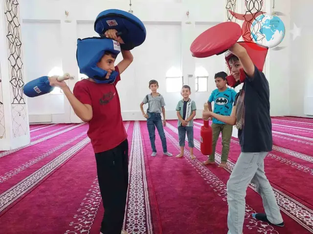 Elazığ Palu'da Yaz Kur'an Kursları Renkli Etkinliklerle Tamamlandı