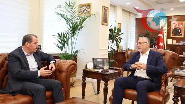 Kamu Görevlileri ve Emekliler Yeni Teklifi Bekliyor