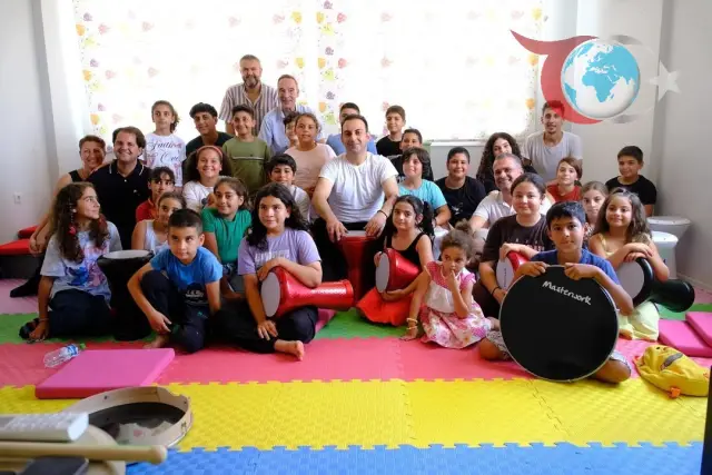 Defne'de Çocukların Sanat Coşkusu: Girne Mansuroğlu Kültür Merkezi'nde Renkli Etkinlik