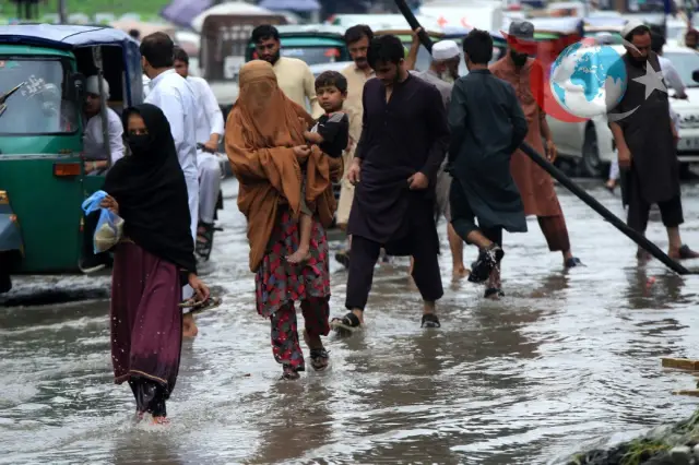 Pakistan'da Muson Felaketi: Sel ve Heyelanlar Can Almaya Devam Ediyor
