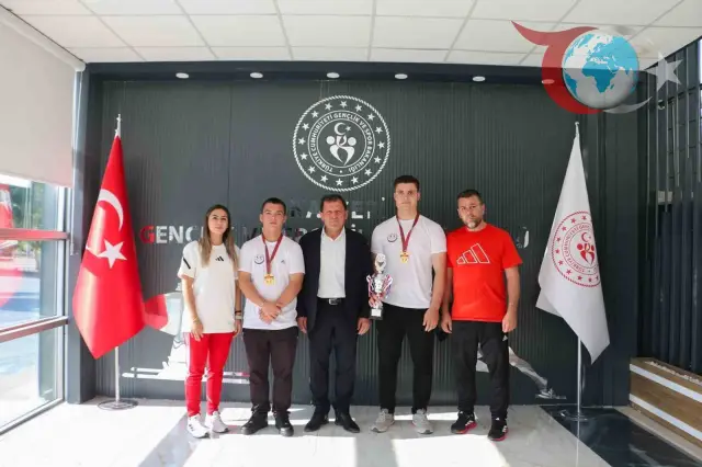 Türkiye Halter Şampiyonası'ndan Altın Madalya ile Dönüş: Kayseri'ye Gurur Yaşatan Sporcular