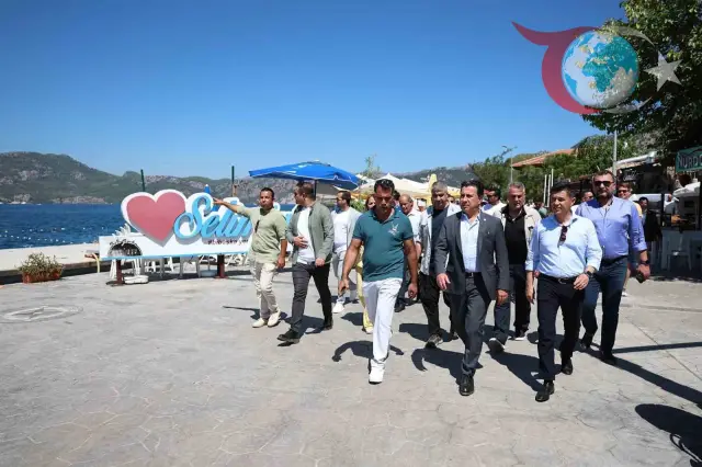 Başkan Aras Marmaris'te Vatandaşlarla Buluştu: Yerel Yönetimlere Yeni Yol Haritası