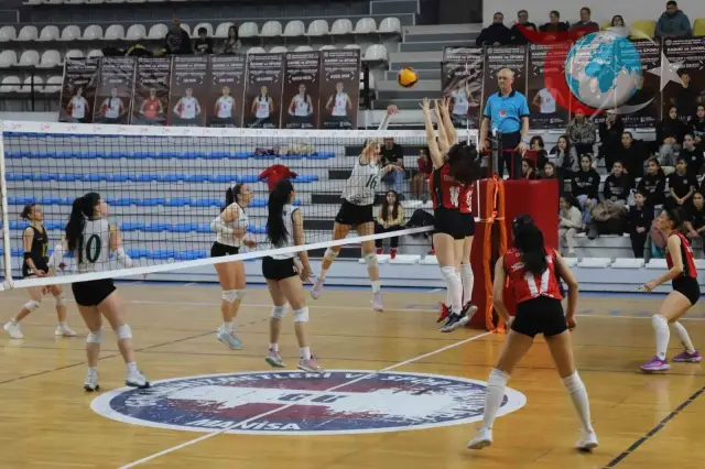 Turgutlu Belediyesi Kadın Voleybol Takımı Yeni Sezona Hazır
