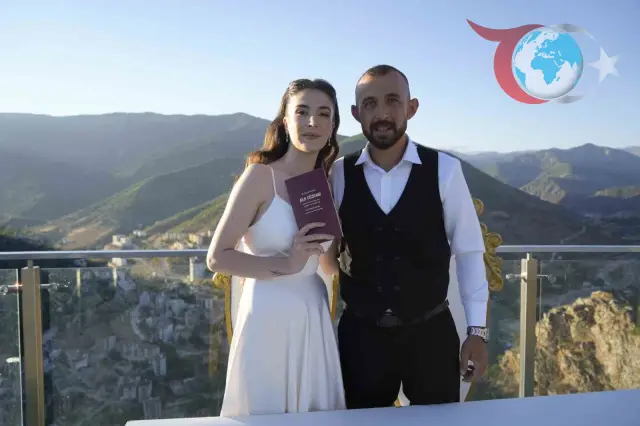 Torul Kalesi Cam Seyir Terası'nda Eşsiz Nikâh Töreni