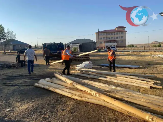 Patnos’ta Dayanışma Örneği: Zor Durumdaki Aileye Umut Oluyorlar