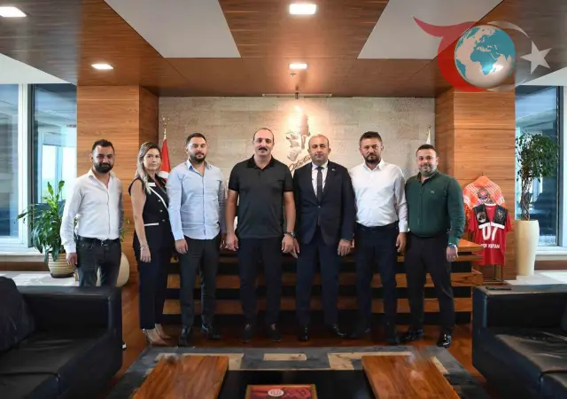 Konyaaltı Belediyesi İşçilerin Yanında: Cem Kotan ve Ali Kuş'tan Önemli Mesajlar