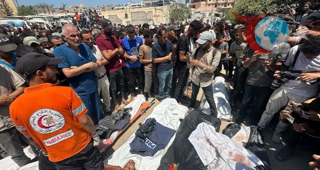 Gazze'de Hastaneye Yönelik Hava Saldırısında Artan Can Kaybı: 5 Gazeteci Hayatını Kaybetti