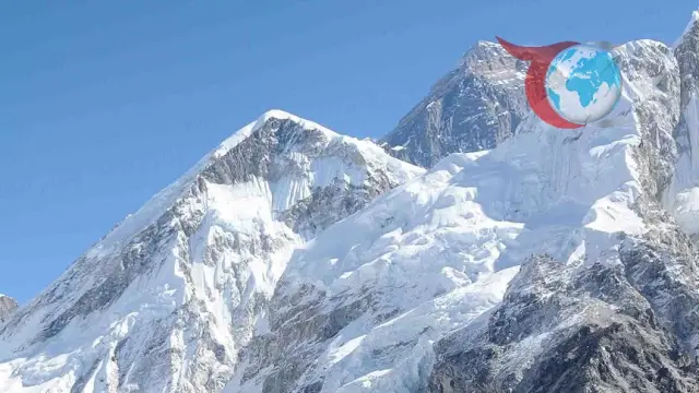 Everest'e tırmanan dağcılar için hava koşulları uygun hale geliyor