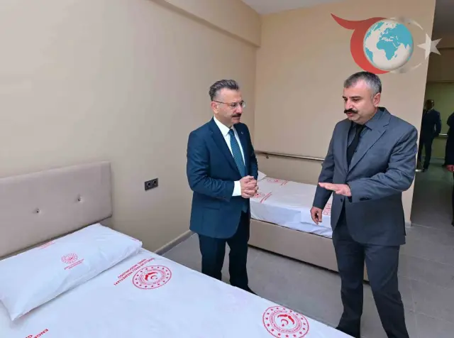 Eskişehir'de Yeni Yaşlı Bakım Merkezi Ziyareti: Vali Aksoy'dan Tam Not