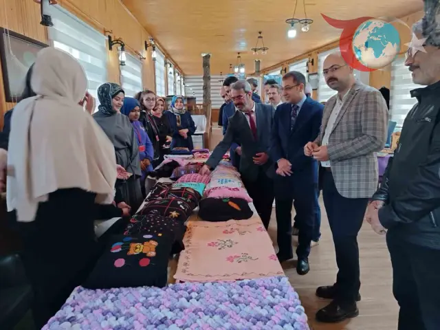 Engelliler Haftasında Tosya'da Özel Öğrencilerin Sergisi Büyük İlgi Gördü