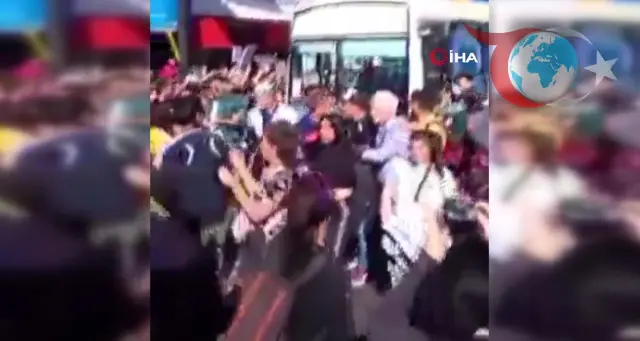 Arjantin Devlet Başkanı Milei'nin Konvoyuna Taşlı Saldırı Şoku