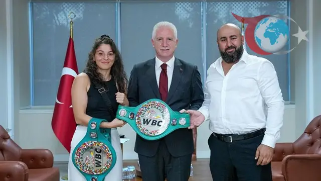 Seren Ay Çetin, WBA Dünya Şampiyonluğu İçin Ringde: Hedef Yine Zafer
