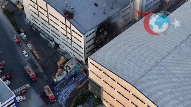 İstanbul'da Fabrika Yangını Korku Saçtı