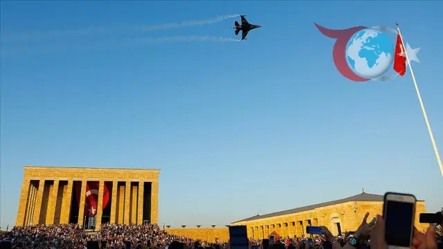 SOLOTÜRK'ün Büyük Zafer Uçuşu Ankara'da Heyecan Yarattı
