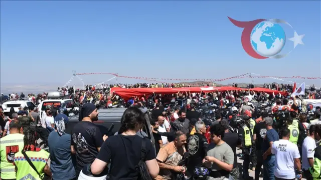 Kocatepe’de Bin Motosikletli, Tarihi Yolculuğa Başladı