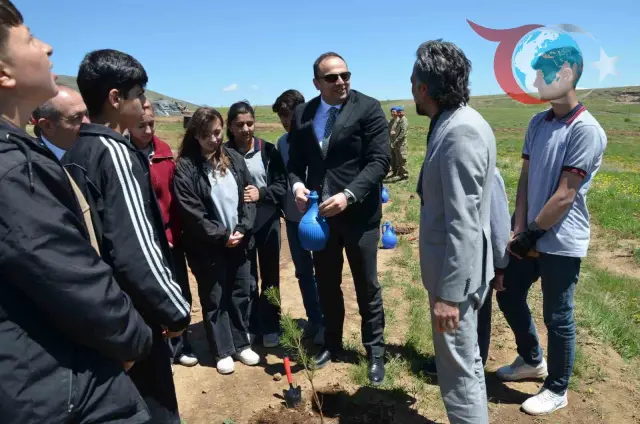 Tatvan'da Komando Tugayı tarafından Fidan Dikim Etkinliği Gerçekleştirildi