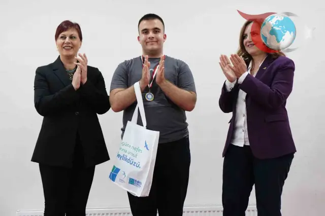 Beylikdüzü Belediyesi Engelliler Haftası'nda Masa Tenisi Turnuvası Düzenledi