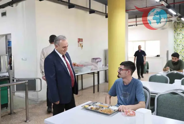 Erciyes Üniversitesi Rektörü, Tıp Fakültesi Öğrencileriyle Bir Araya Geldi