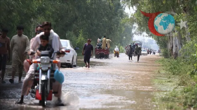 Pakistan ve Hindistan’ı Vuran Felaket: Tarihi Sel Felaketi Yüz Binleri Etkiliyor