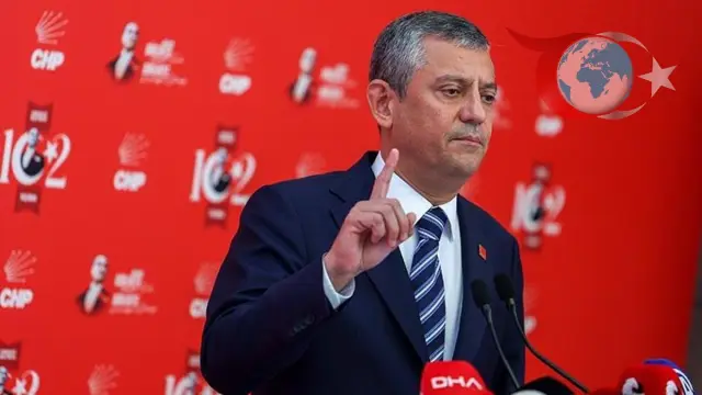 CHP'nin 100. Yılında İktidar Yürüyüşü: Özgür Özel'den Gençlere Çağrı