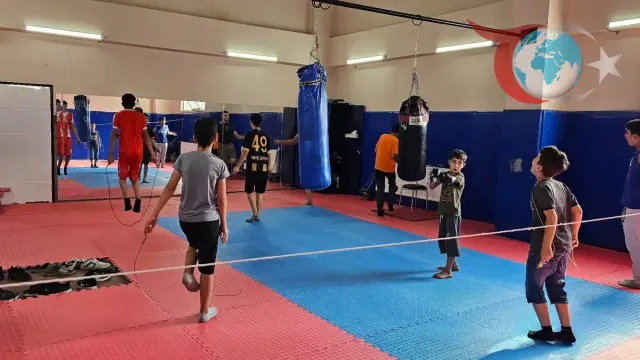 Muş’un Hasköy İlçesinde Gençlerin Boks Tutkusu Artarak Devam Ediyor